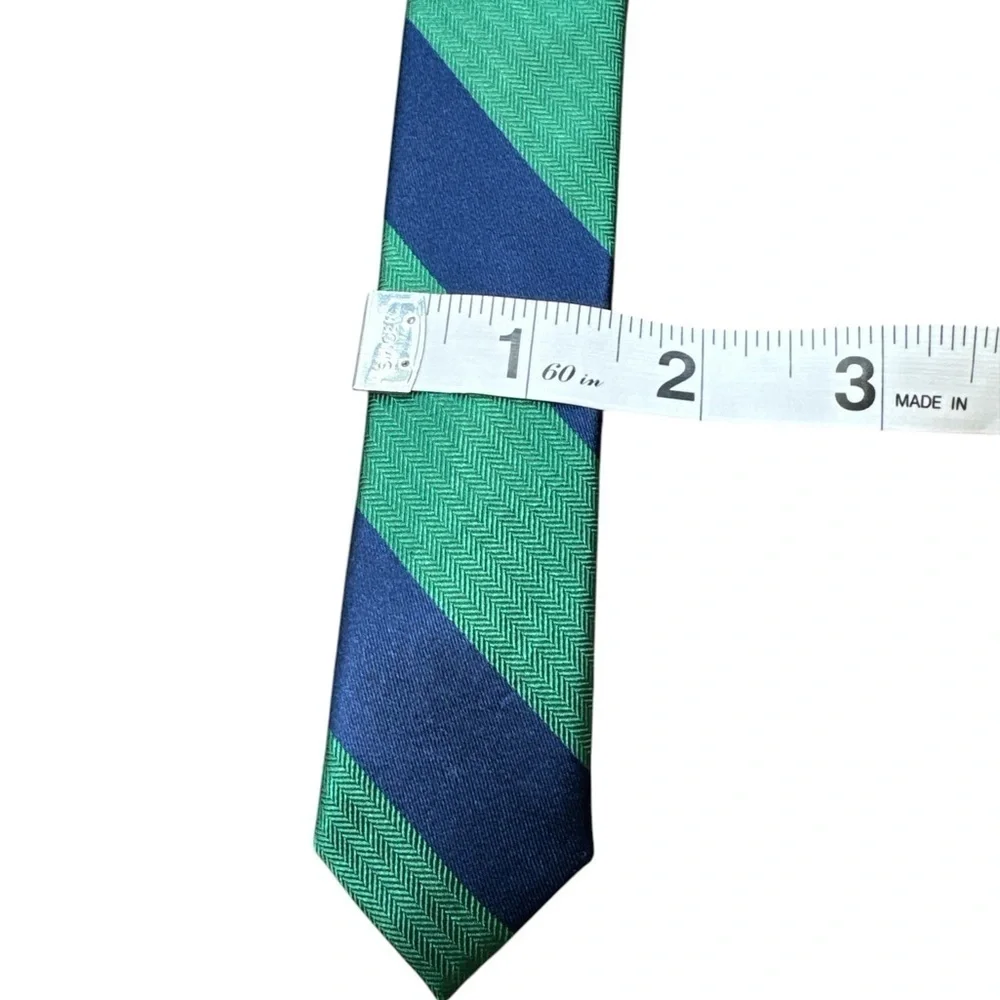Nautica Silk Tie Green Navy Blue Diagonal Stripe Classic Preppy Style